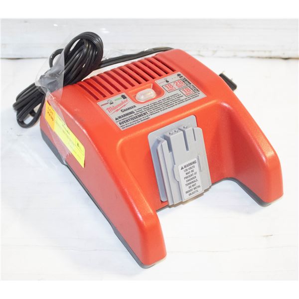 MILWAUKEE 18V CHARGER