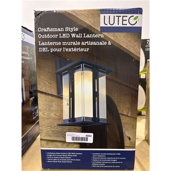 Luteo Craftsman Style Outdoor LED Wall Lantern