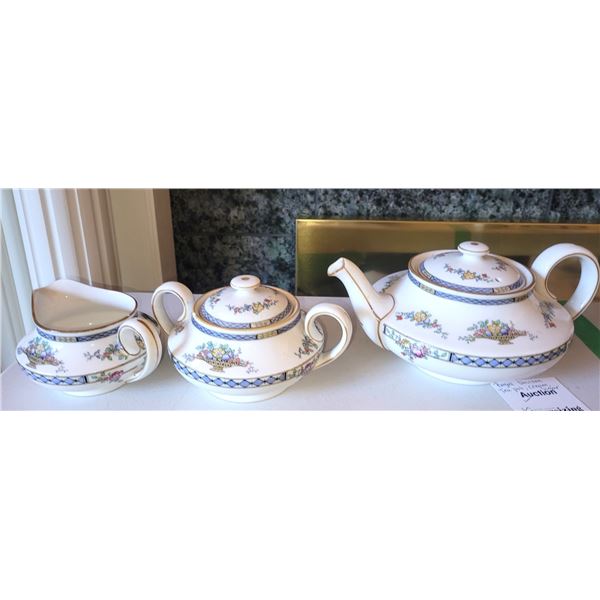 Royal Doulton Strathmore Tea Set A