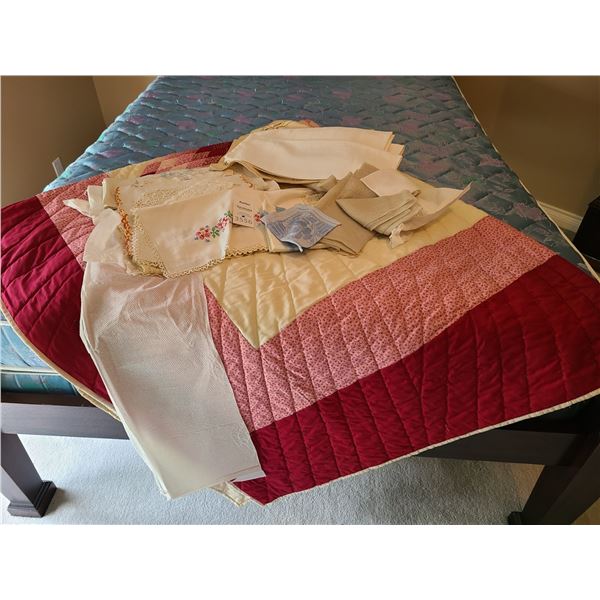 Queen Quilt, Vintage Linens A