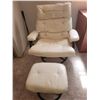 Image 5 : Swivel Chair & More C