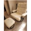 Image 6 : Swivel Chair & More C