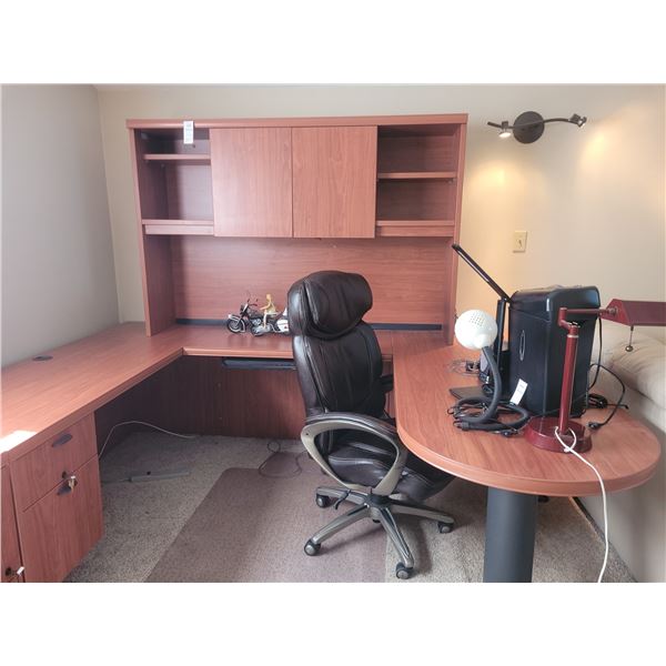 Office Desk & Chair C