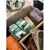 Image 8 : 2 BOXES OF TOOLS AND DRYWALL EQUIPTMENT AND ROUTER WORKTABLE