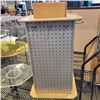 Image 2 : 2 RETAIL COUNTERTOP DISPLAYS