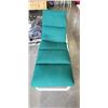 Image 1 : WHITE PATIO LONGER WITH GREEN CUSHION