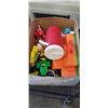 Image 2 : 2 BOXES OF KIDS TOYS AND GAMES INCLUDING VINTAGE BATMAN LAMP
