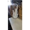 Image 3 : LOT OF HOUSEHOLD DECOR ITEMS