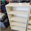 Image 2 : (2) WHITE BOOKSHELVES