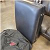 Image 8 : FOLDING MASSAGE TABLE WITH BAG