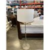 Image 2 : FLOOR LAMP