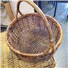 Image 2 : WICKER CHEST AND BASKET WITH CLOWN COSTUMES