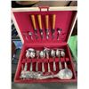 Image 2 : 2 CASED VINTAGE CUTLERY SETS
