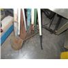 Image 2 : Shovels, Racks, Hoe, Pruner
