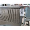Image 2 : Kitchen Aid Floor Model Pull Out Range Hood