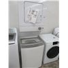 Image 1 : Whirlpool New Stack 1.6 Cube Ft. Clothes/Dryer