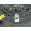 Image 2 : Cast Palm Motif Round Settee w/2 Chairs