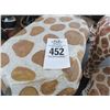 Image 2 : Giraffe Figural Décor, Nesting Tables - Set of 3