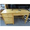 Image 1 : Stanley Light Oak Desk w/Upper