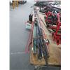 Image 1 : 16-Riding Whips - 16 X $