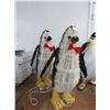 Image 1 : Lighted Christmas Penguins Figurines - 2
