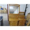 Image 1 : Oak Queen Bed Dresser/Mirror/Nightstand Set