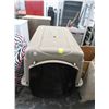 Image 1 : Large Plastic Pet Transporter