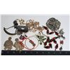 Image 1 : VINTAGE BOX WITH JEWELRY