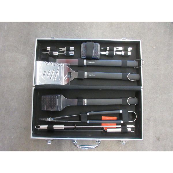 New 15 Piece BBQ Grilling Tool Set in Case