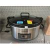 Image 1 : Crockpot Slow Cooker with Latching Lid