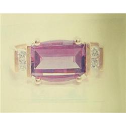 Amethyst and diamond lady's ring 10K yellow gold, Amethyst cushion shaped, faceted, approx. 3 carats