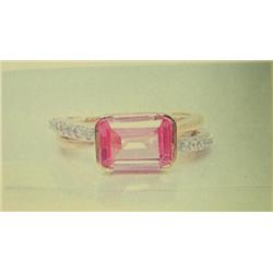 Pink Topaz and diamond lady's ring, 14K yellow gold, topaz emerald cut, approx. 2.75 carats, transpa