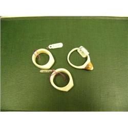 Lot of 3 ivory rings (2)