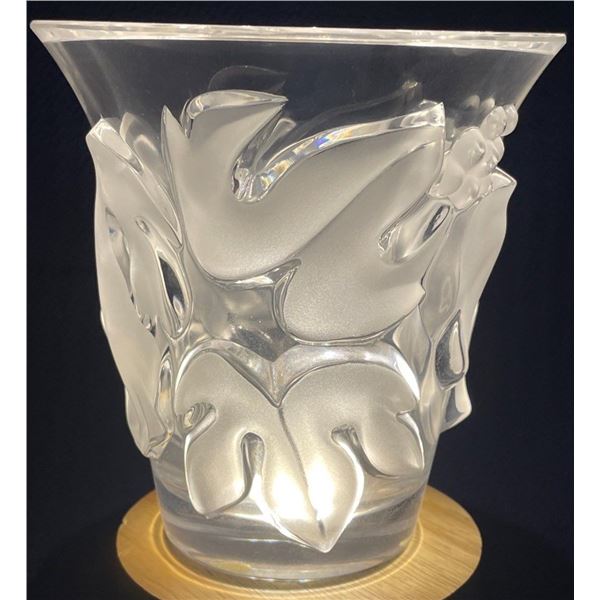 Lalique Crystal "Saumur" Vase 6x6