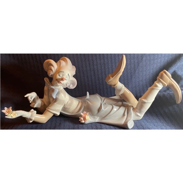 Lladro Porcelain Clown 14x6