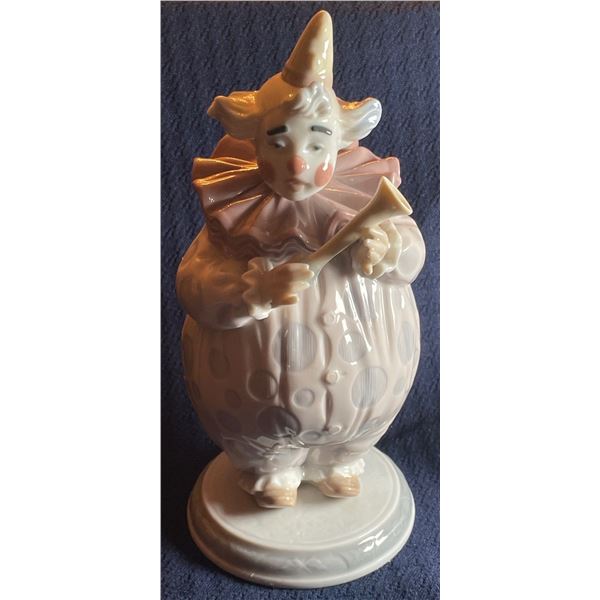 Lladro Porcelain clown  8x4