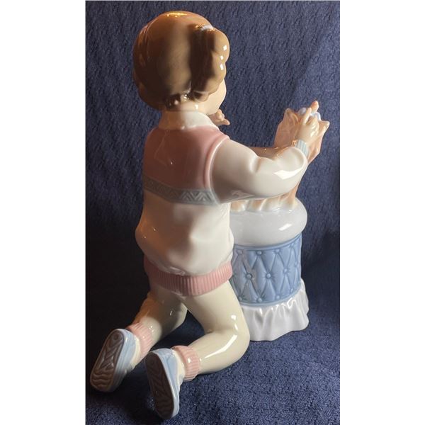 Lladro Porcelain Child Figurine 6x7