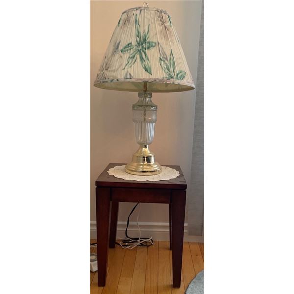 Wood End Table w/ Brass Lamp 14x19