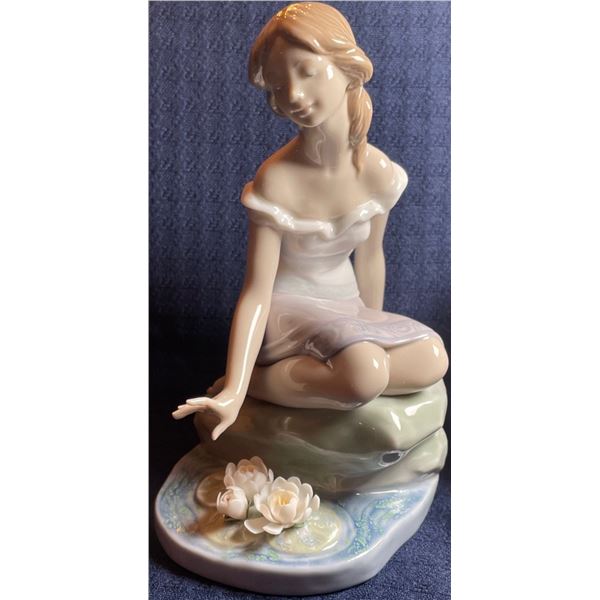 Lladro Porcelain Women near Water 5x7