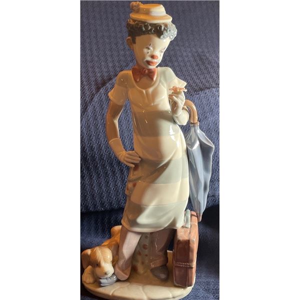 Lladro Porcelain Clown w/ Umbrella 5x11