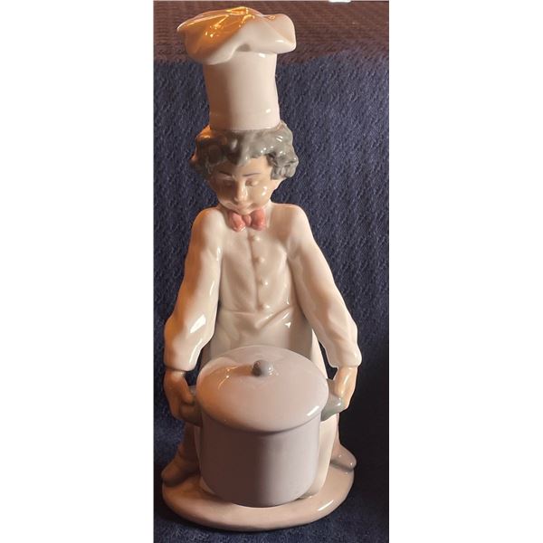 Lladro Porcelain Chef w/ Large Cookware Pot 4x9