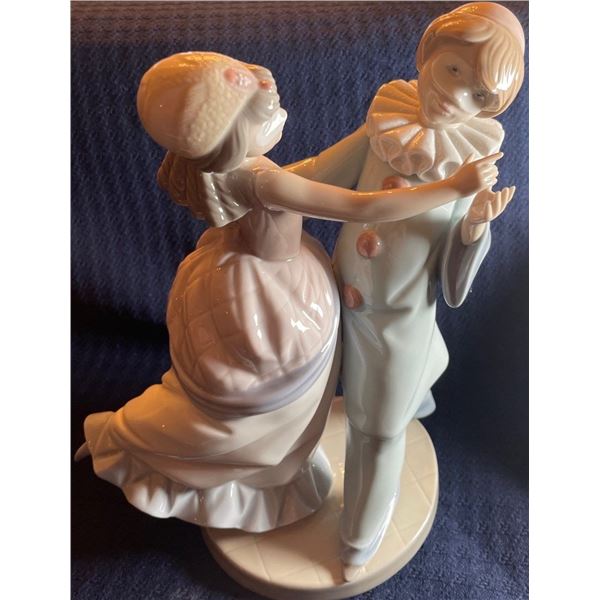 Lladro Porcelain Masquerade Dancers 7x9