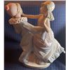 Image 2 : Lladro Porcelain Masquerade Dancers 7x9