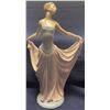 Image 1 : Lladro Porcelain Ballroom Beauty 9x12