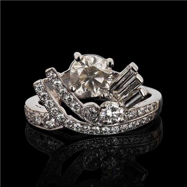 1.01 ctw Diamond Platinum Ring (1.80 ctw Diamonds)