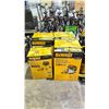 Image 1 : 4 ASSORTED DEWALT WET/DRY VACUUMS (UNKNOWN WORKING CONDITION)