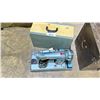Image 2 : WHITE SEWING MACHINE