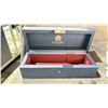 Image 2 : LOT OF ASSORTED ITEMS INCLUDING; DECOR CORAL, WOODEN HANDBAG AND MORE