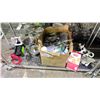 Image 2 : SHELF OF ASSORTED ITEMS INCLUDING; KITCHENWARE, DECOR, STAR WARS PANCAKE MOLDS & MORE