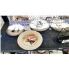 Image 2 : SHELF OF ASSORTED ITEMS INCLUDING; COLLECTIBLE PLATES & MORE